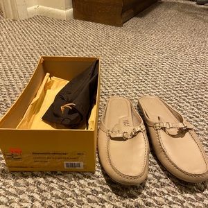 Tod’s slip on loafers